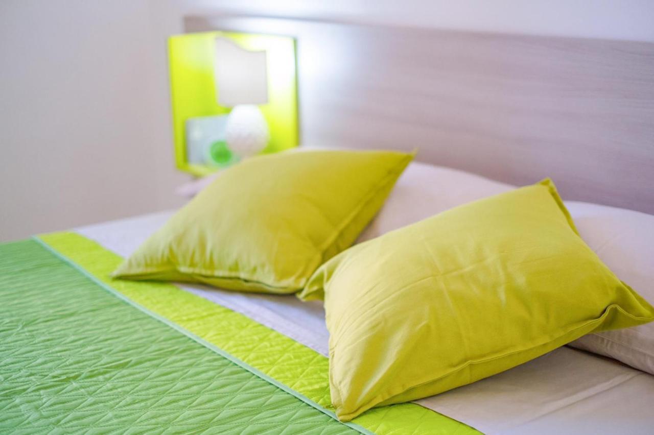 The Palace B&B And Apartments Santo Stefano di Camastra Luaran gambar