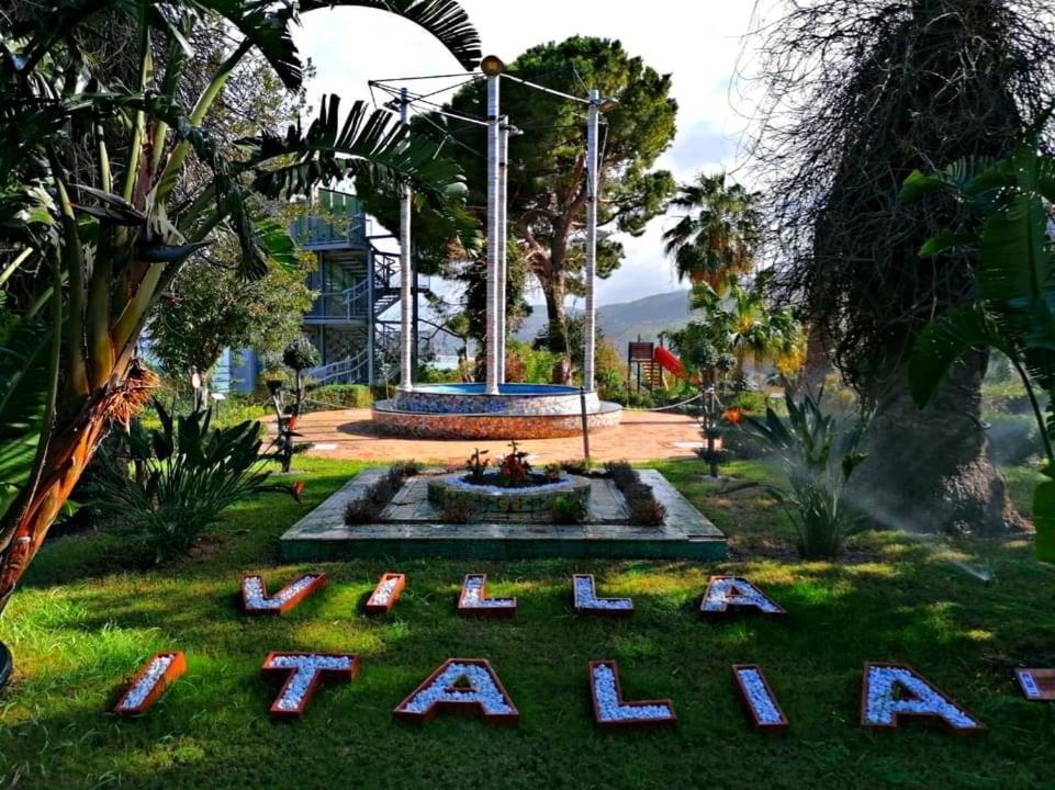 The Palace B&B And Apartments Santo Stefano di Camastra Luaran gambar
