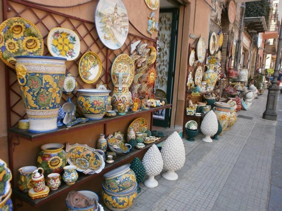 The Palace B&B And Apartments Santo Stefano di Camastra Luaran gambar