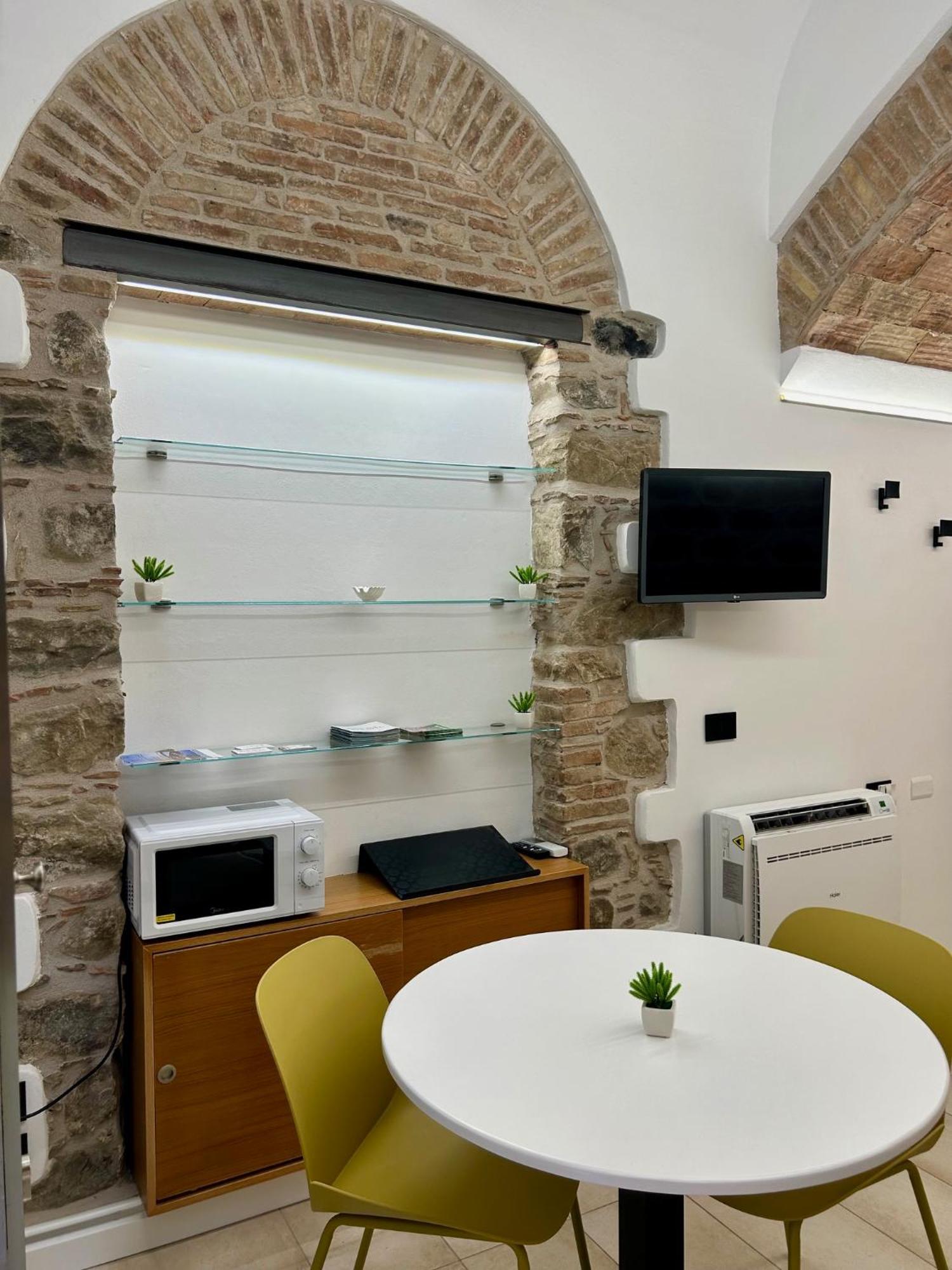 The Palace B&B And Apartments Santo Stefano di Camastra Luaran gambar