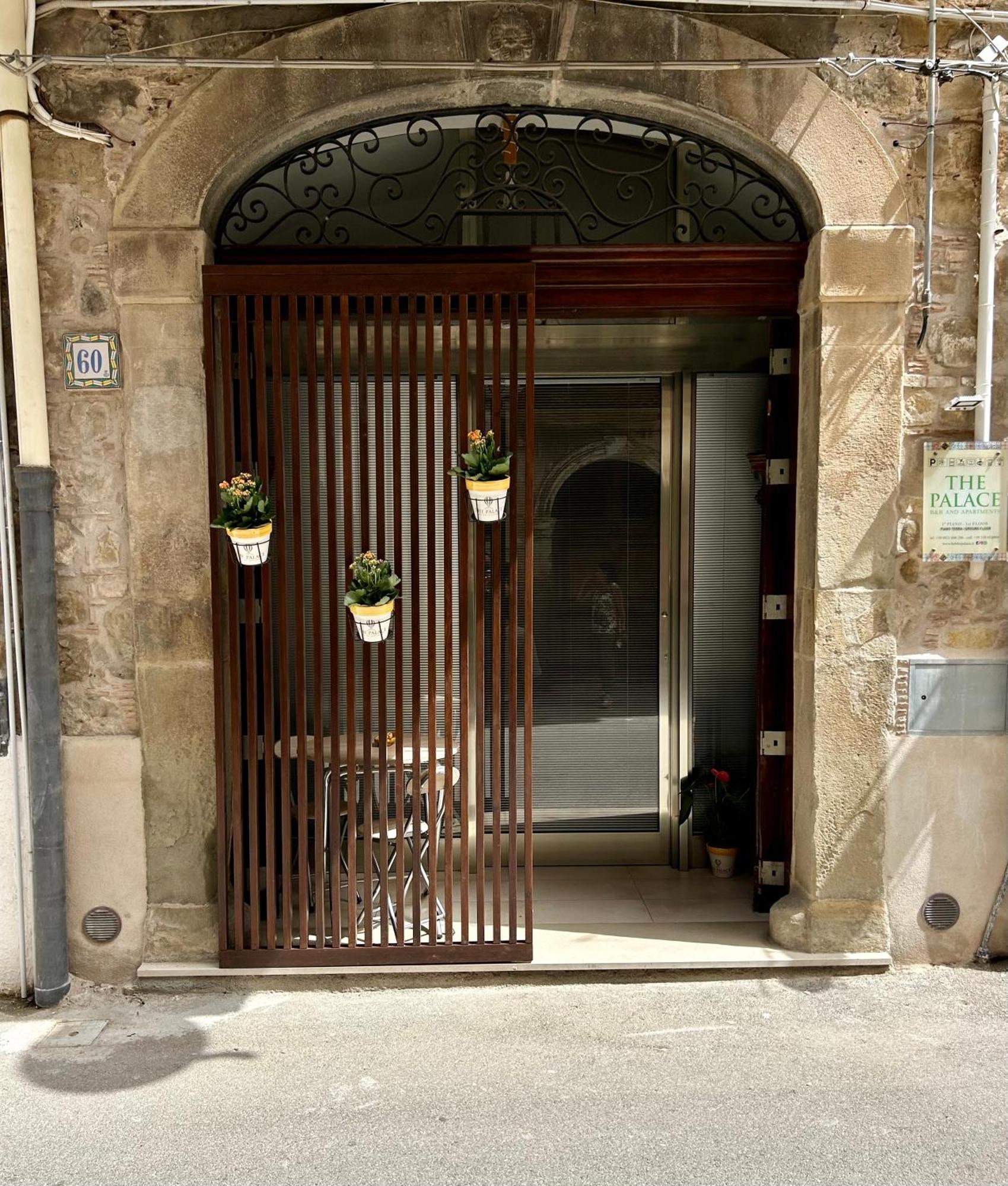 The Palace B&B And Apartments Santo Stefano di Camastra Luaran gambar